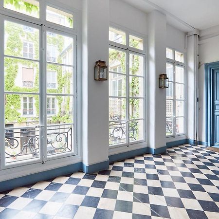 Place Des Vosges - 1Br With Balcony - Cityapartmentstay Parigi Esterno foto