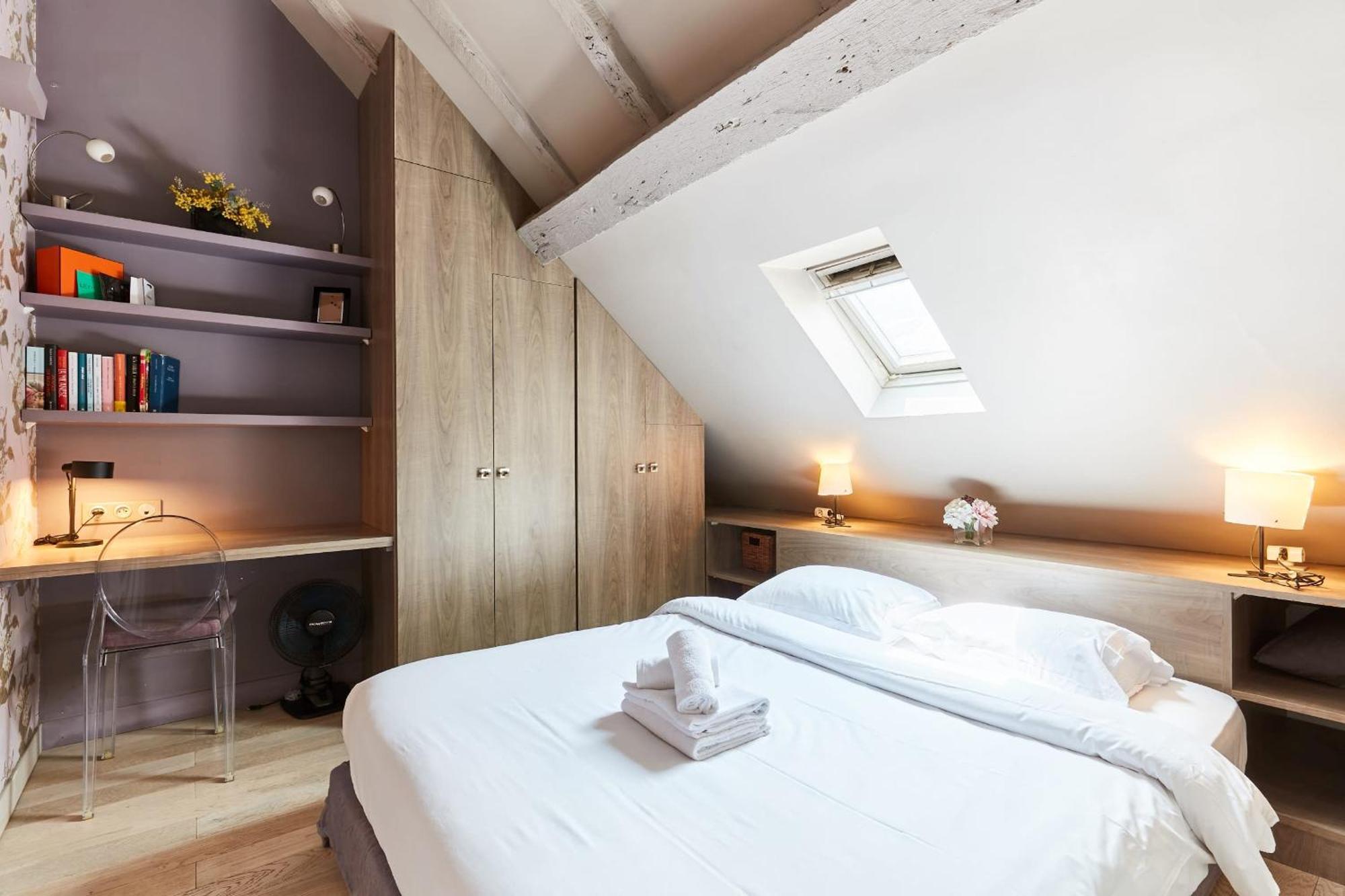 Place Des Vosges - 1Br With Balcony - Cityapartmentstay Parigi Esterno foto
