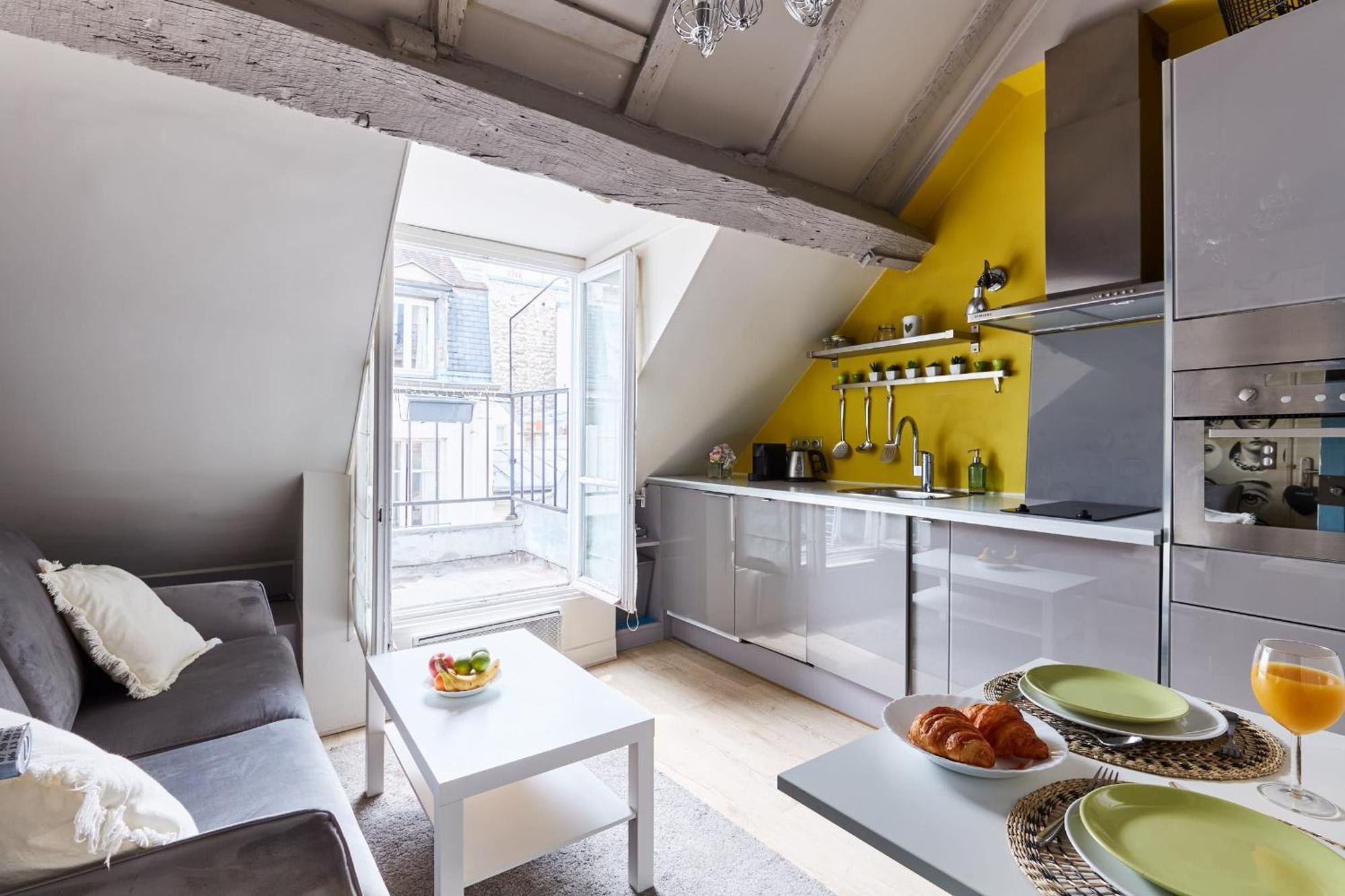 Place Des Vosges - 1Br With Balcony - Cityapartmentstay Parigi Esterno foto
