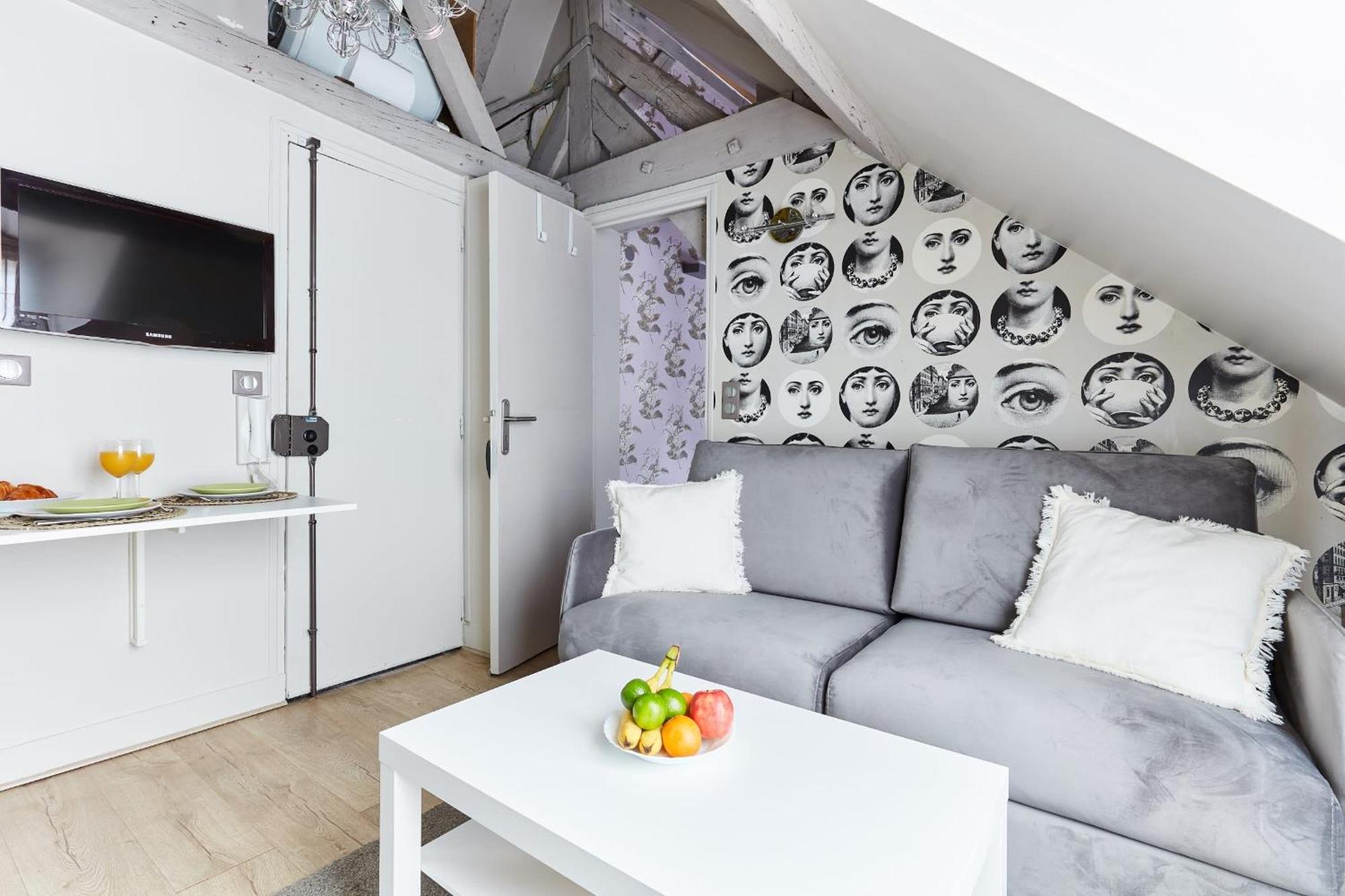 Place Des Vosges - 1Br With Balcony - Cityapartmentstay Parigi Esterno foto