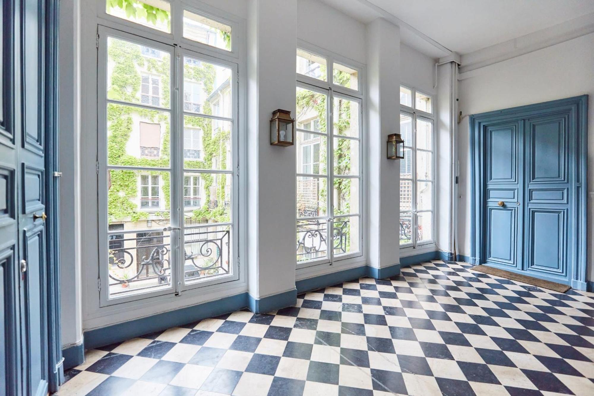 Place Des Vosges - 1Br With Balcony - Cityapartmentstay Parigi Esterno foto
