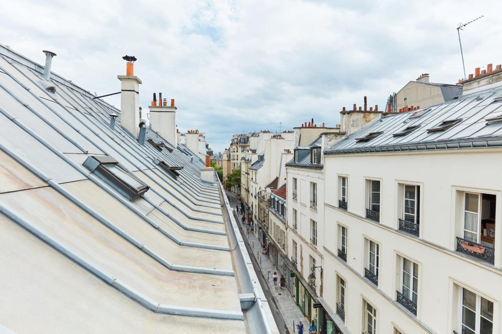 Place Des Vosges - 1Br With Balcony - Cityapartmentstay Parigi Esterno foto